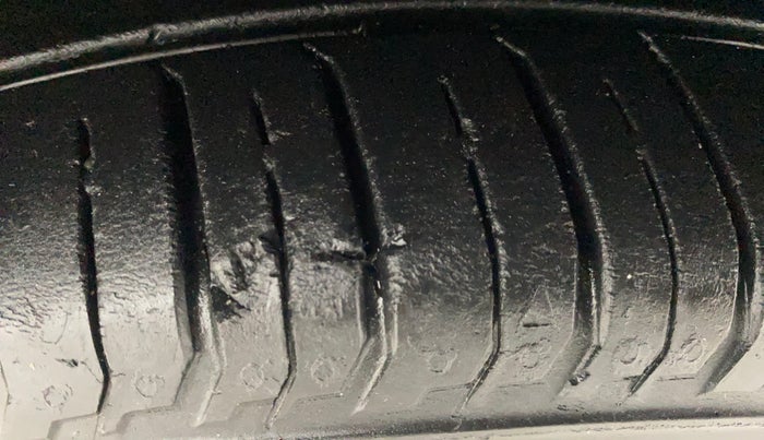 2021 Hyundai NEW I20 ASTA 1.2 AT, Petrol, Automatic, 29,967 km, Right Front Tyre Tread