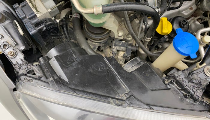 2019 Maruti Vitara Brezza VDI, Diesel, Manual, 82,773 km, Right headlight - Clamp has minor damage