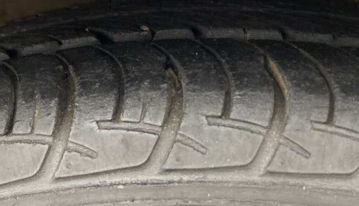 2016 Maruti Celerio ZXI, Petrol, Manual, 99,494 km, Right Front Tyre Tread