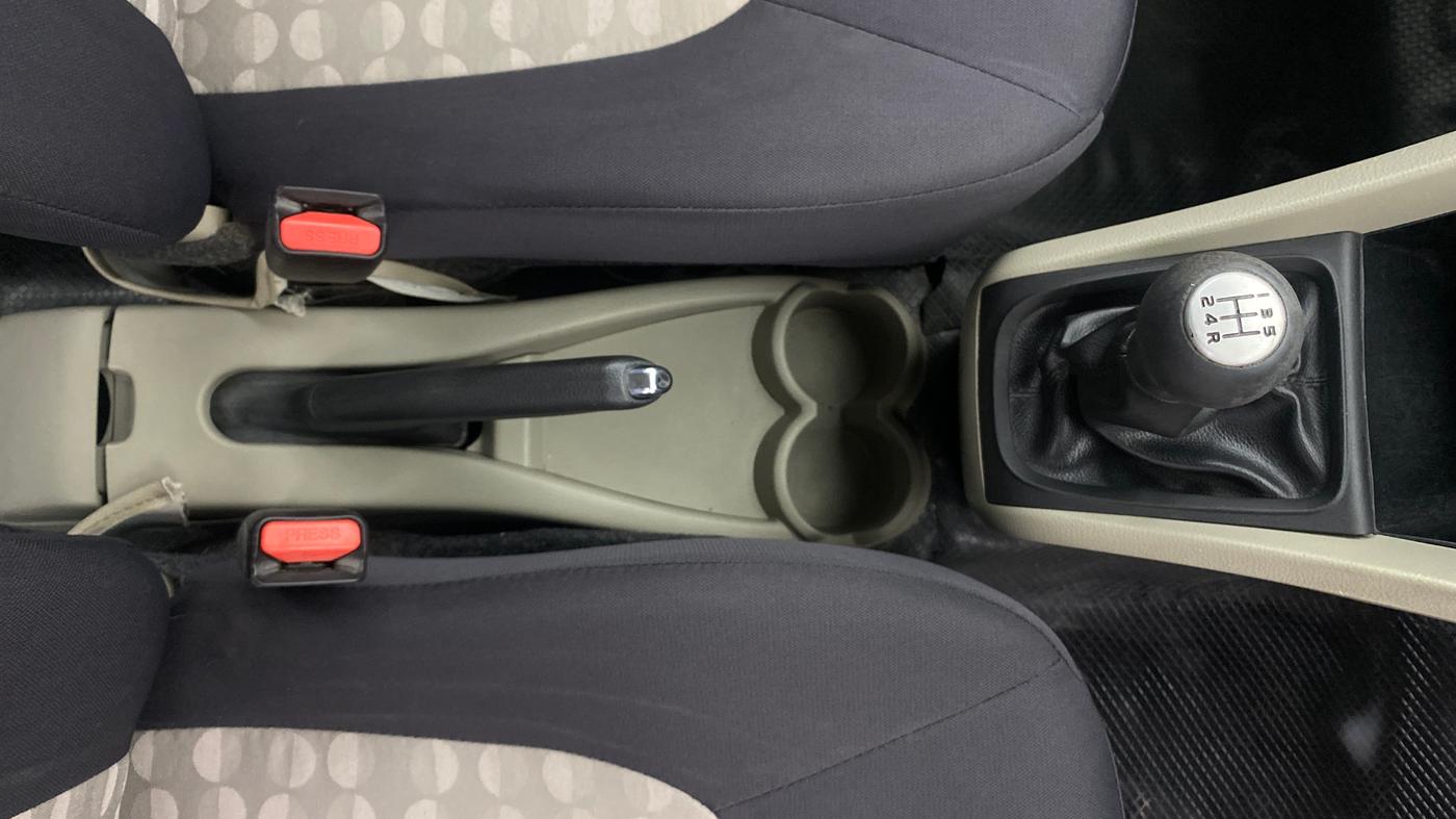 2016 Maruti Celerio ZXI, Petrol, Manual, 99,549 km, Gear Lever
