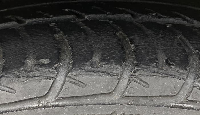 2016 Maruti Celerio ZXI, Petrol, Manual, 99,494 km, Right Rear Tyre Tread