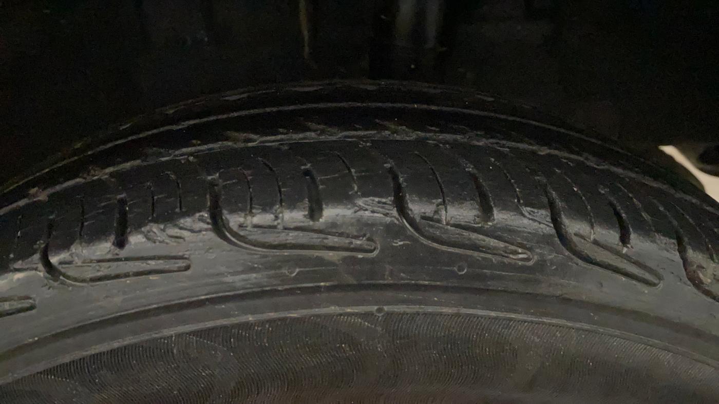 2017 Renault Kwid RXT 1.0, Petrol, Manual, 96,596 km, Left Rear Tyre Tread