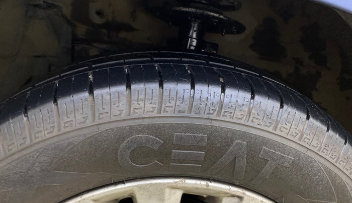 2018 Maruti Ciaz DELTA AT 1.5 SHVS PETROL, Petrol, Automatic, 47,525 km, Left Front Tyre Tread