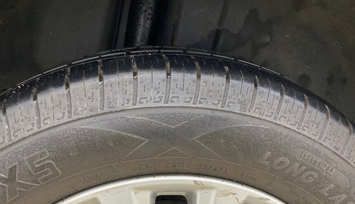 2018 Maruti Ciaz DELTA AT 1.5 SHVS PETROL, Petrol, Automatic, 47,525 km, Right Rear Tyre Tread