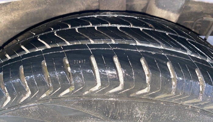 2014 Hyundai Grand i10 MAGNA 1.2 KAPPA VTVT, Petrol, Manual, 46,921 km, Left Rear Tyre Tread