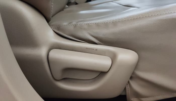 2015 Honda Brio V MT, Petrol, Manual, 86,210 km, Driver Side Adjustment Panel