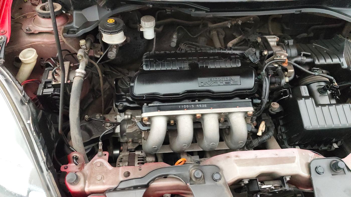 2015 Honda Brio V MT, Petrol, Manual, 86,322 km, Engine View - Right