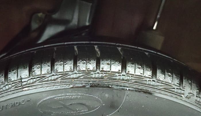 2015 Honda Brio V MT, Petrol, Manual, 86,210 km, Left Rear Tyre Tread