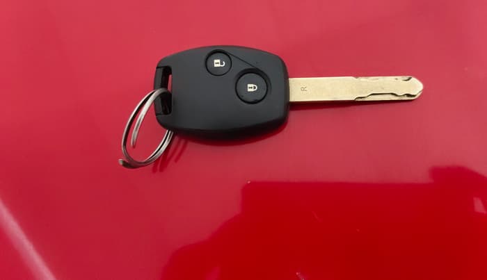 2015 Honda Brio V MT, Petrol, Manual, 86,210 km, Key Close Up
