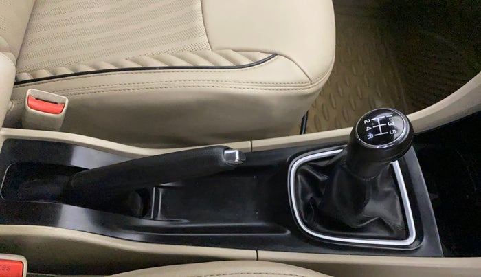 2018 Maruti Ciaz DELTA 1.5 SHVS MT PETROL, Petrol, Manual, 56,957 km, Gear Lever