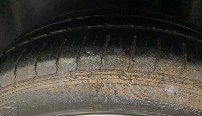 2018 Maruti Ciaz DELTA 1.5 SHVS MT PETROL, Petrol, Manual, 56,957 km, Left Rear Tyre Tread