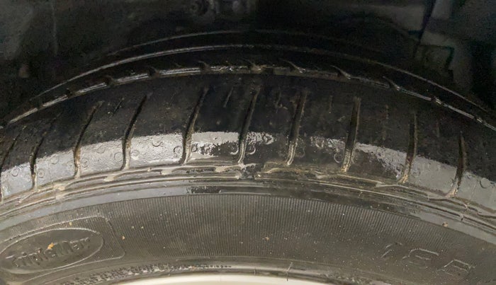 2018 Maruti Ciaz DELTA 1.5 SHVS MT PETROL, Petrol, Manual, 56,957 km, Right Front Tyre Tread