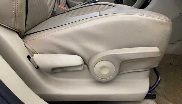 2018 Maruti Ciaz DELTA 1.5 SHVS MT PETROL, Petrol, Manual, 56,957 km, Driver Side Adjustment Panel