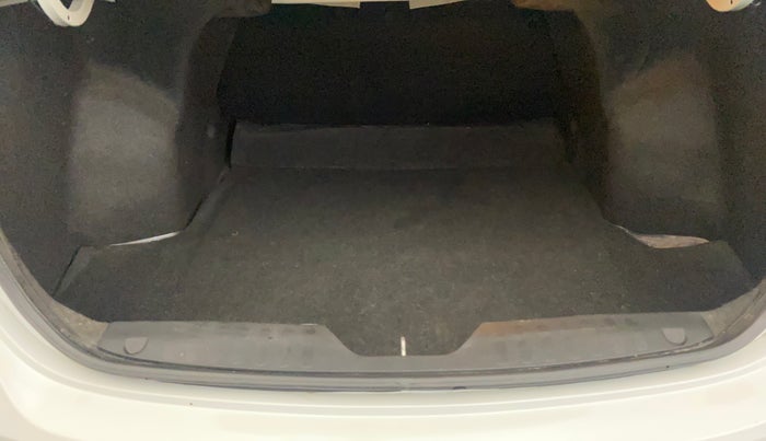 2018 Maruti Ciaz DELTA 1.5 SHVS MT PETROL, Petrol, Manual, 56,957 km, Boot Inside