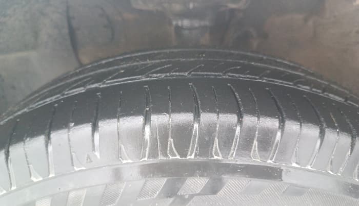 2016 Hyundai Elite i20 SPORTZ 1.2, Petrol, Manual, 73,712 km, Left Front Tyre Tread