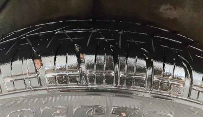 2013 Maruti Ritz VXI, Petrol, Manual, 79,103 km, Right Rear Tyre Tread