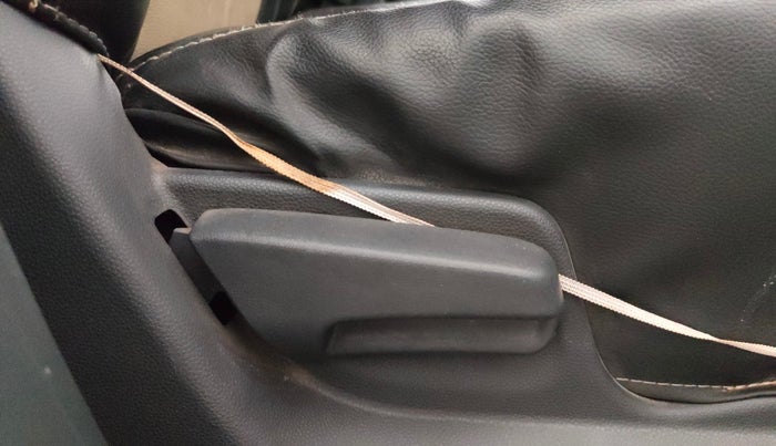 2013 Maruti Ritz VXI, Petrol, Manual, 79,103 km, Driver Side Adjustment Panel