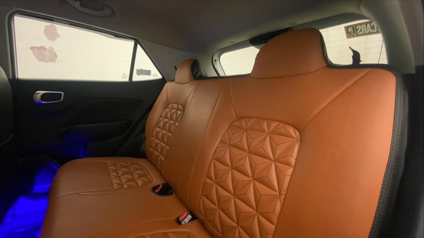2022 Hyundai VENUE S 1.2, Petrol, Manual, 12,595 km, Right Side Rear Door Cabin