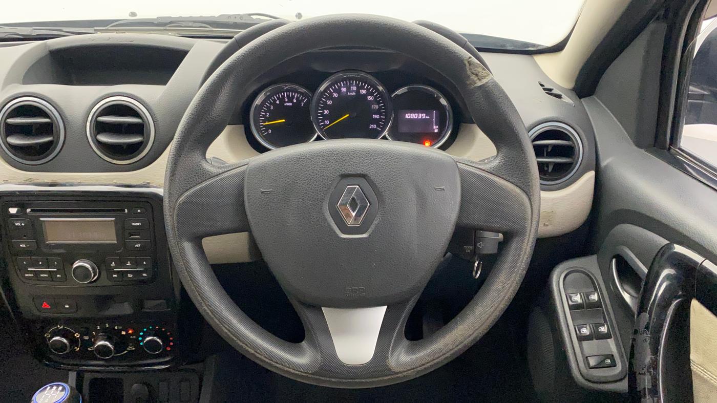 2014 Renault Duster 85 PS RXL PLUS DIESEL, Diesel, Manual, 1,08,098 km, Steering Wheel Close Up