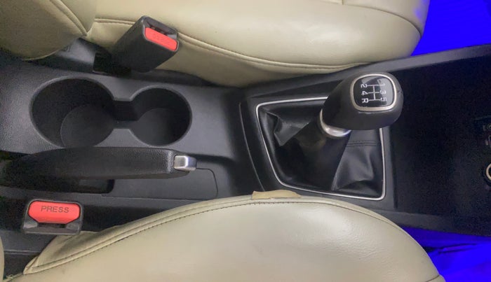 2016 Hyundai Elite i20 ASTA 1.2, Petrol, Manual, 83,185 km, Gear Lever