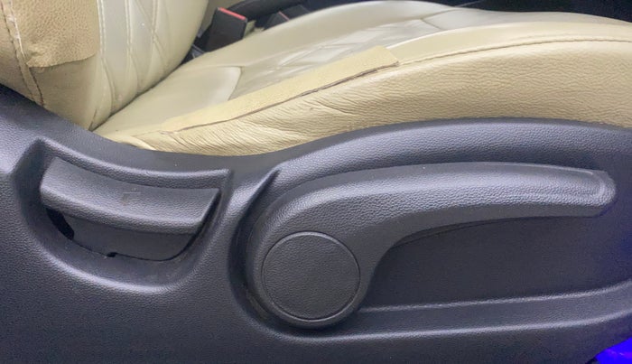 2016 Hyundai Elite i20 ASTA 1.2, Petrol, Manual, 83,185 km, Driver Side Adjustment Panel