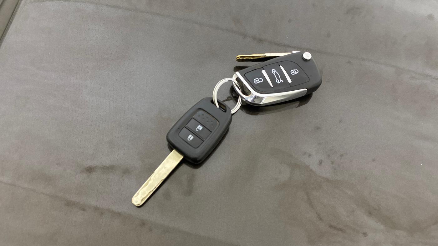 2015 Honda City 1.5L I-VTEC SV CVT, CNG, Automatic, 95,595 km, Key Close Up