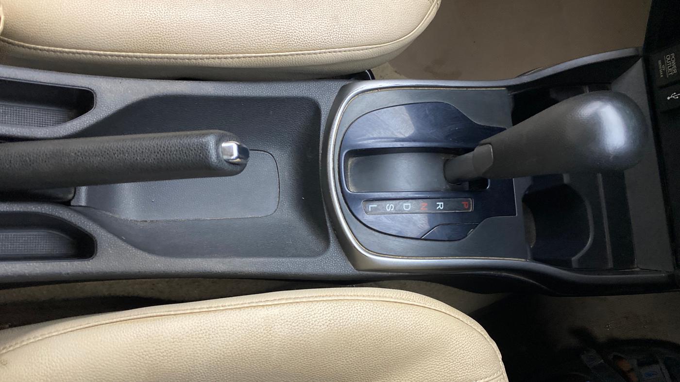 2015 Honda City 1.5L I-VTEC SV CVT, CNG, Automatic, 95,595 km, Gear Lever