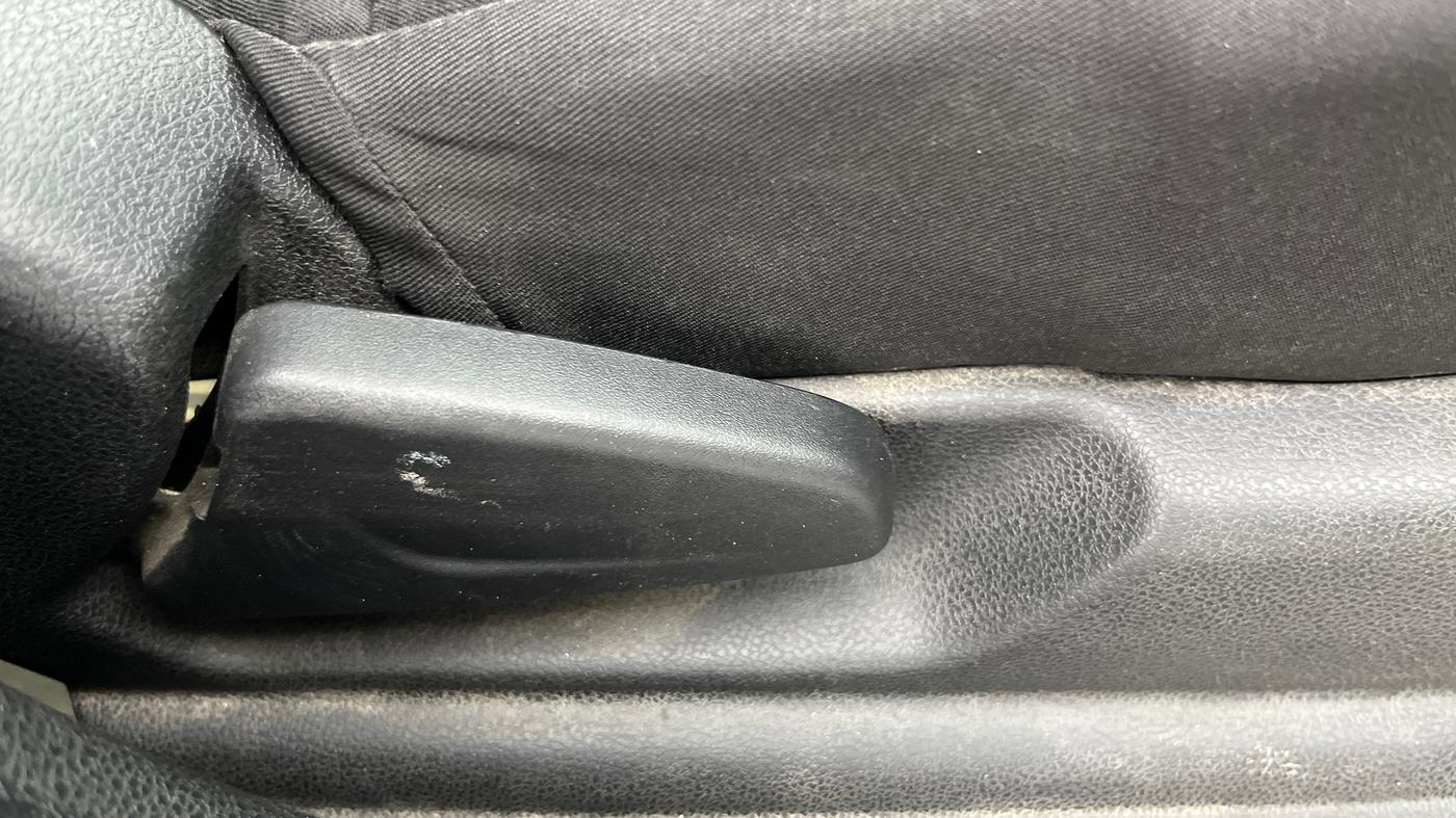 2018 Renault Kwid RXT 1.0 AMT, Petrol, Automatic, 50,237 km, Driver Side Adjustment Panel