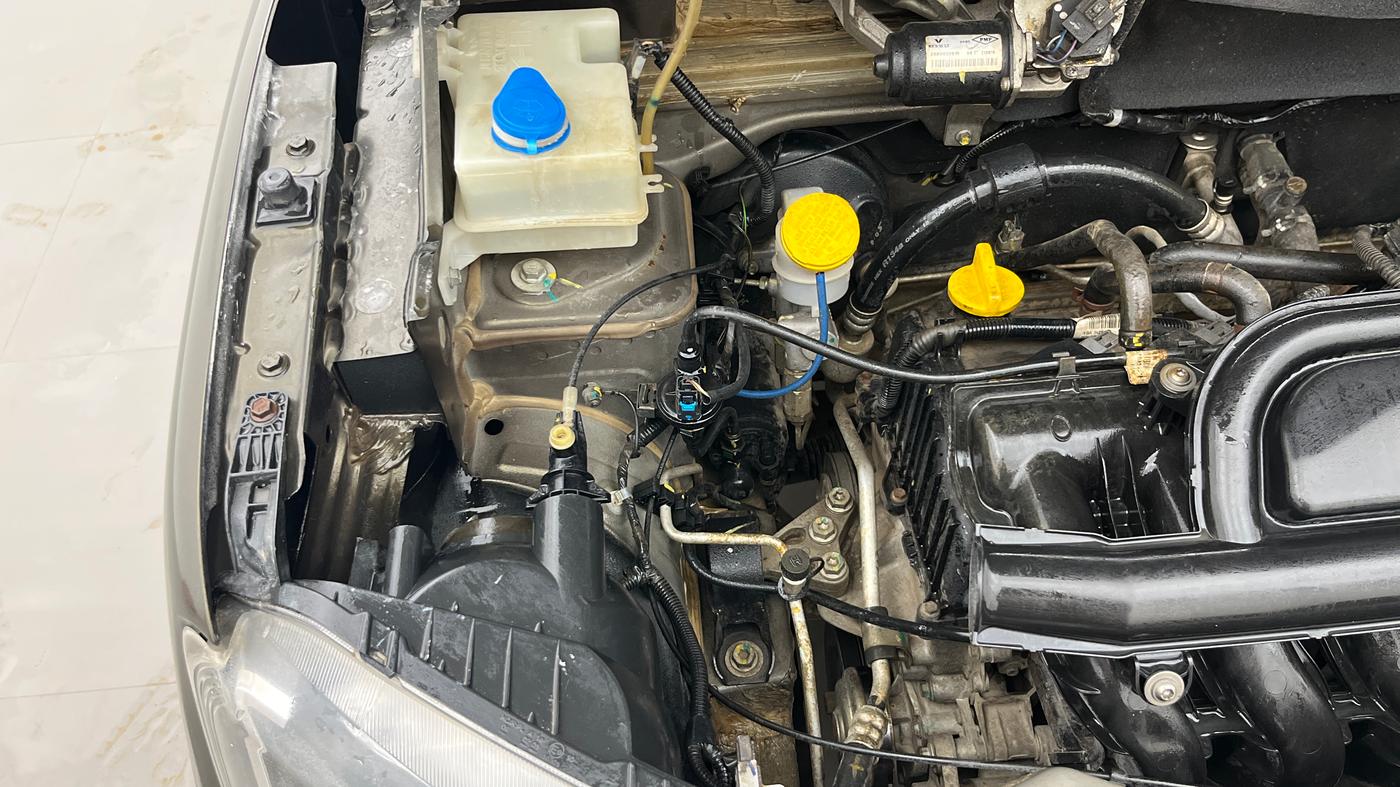 2018 Renault Kwid RXT 1.0 AMT, Petrol, Automatic, 50,237 km, Engine View - Right