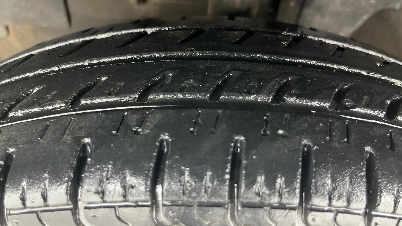 2018 Renault Kwid RXT 1.0 AMT, Petrol, Automatic, 50,237 km, Left Front Tyre Tread