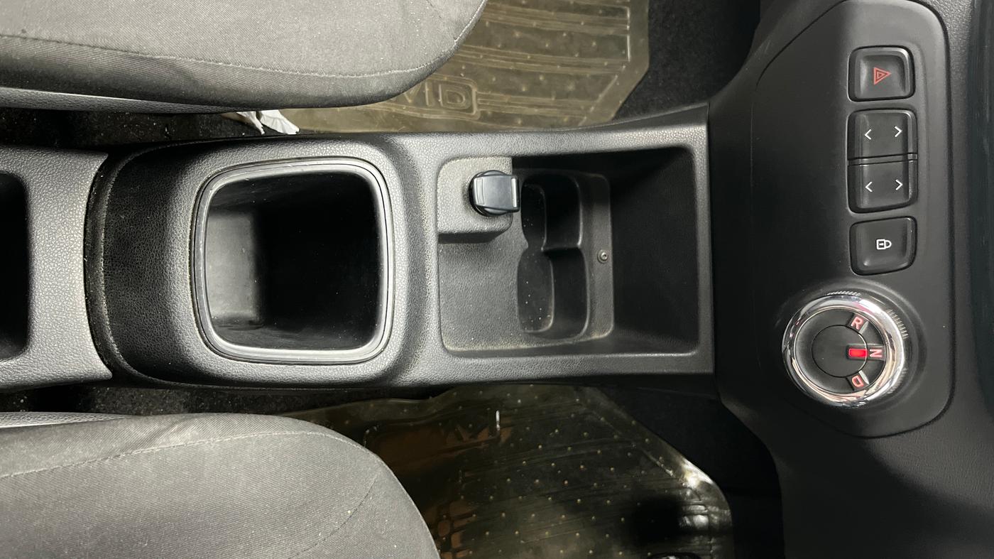 2018 Renault Kwid RXT 1.0 AMT, Petrol, Automatic, 50,237 km, Gear Lever