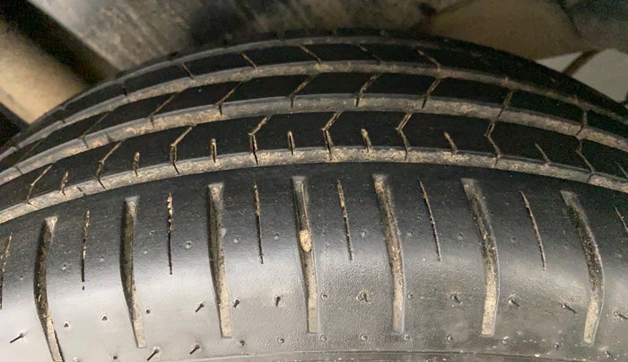 2022 Toyota Glanza V, Petrol, Manual, 12,971 km, Right Rear Tyre Tread