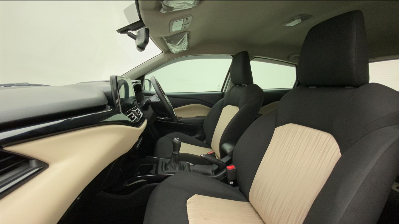 2022 Toyota Glanza V, Petrol, Manual, 12,971 km, Right Side Front Door Cabin