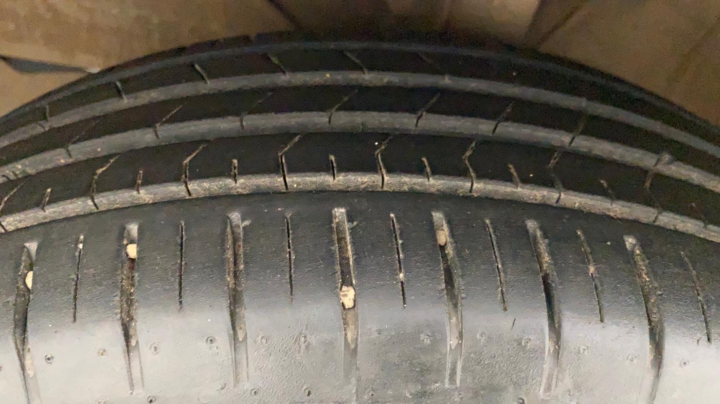 2022 Toyota Glanza V, Petrol, Manual, 12,971 km, Left Front Tyre Tread