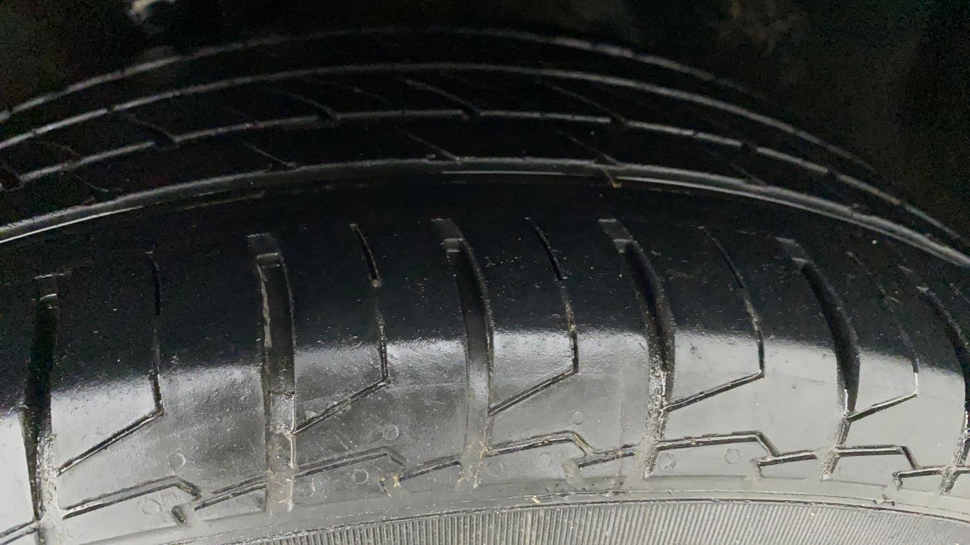 2020 Maruti S Cross ZETA AT 1.5 SHVS, Petrol, Automatic, 25,430 km, Left Front Tyre Tread