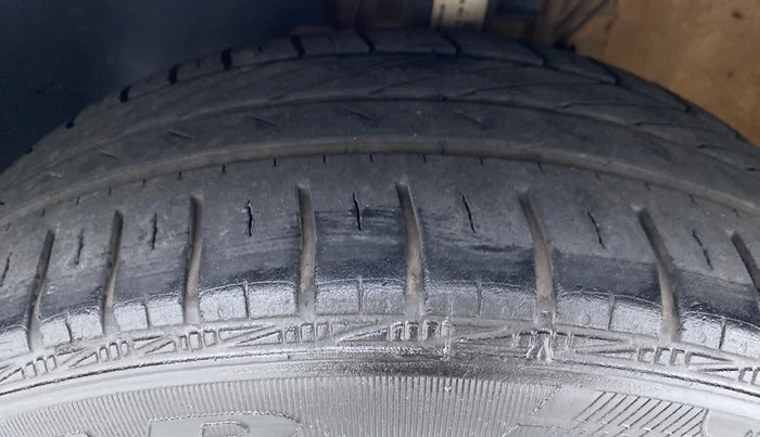 2016 Volkswagen Polo COMFORTLINE 1.2L PETROL, Petrol, Manual, 59,325 km, Left Front Tyre Tread