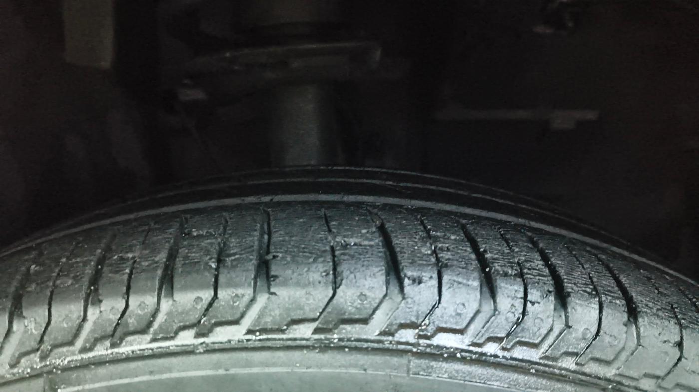 2022 Tata PUNCH ADVENTURE MT, Petrol, Manual, 58,926 km, Right Front Tyre Tread