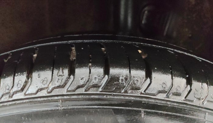 2023 Hyundai NEW I20 ASTA (O) 1.2 AT, Petrol, Automatic, 17,581 km, Left Rear Tyre Tread