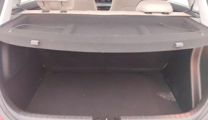 2023 Hyundai NEW I20 ASTA (O) 1.2 AT, Petrol, Automatic, 17,581 km, Boot Inside