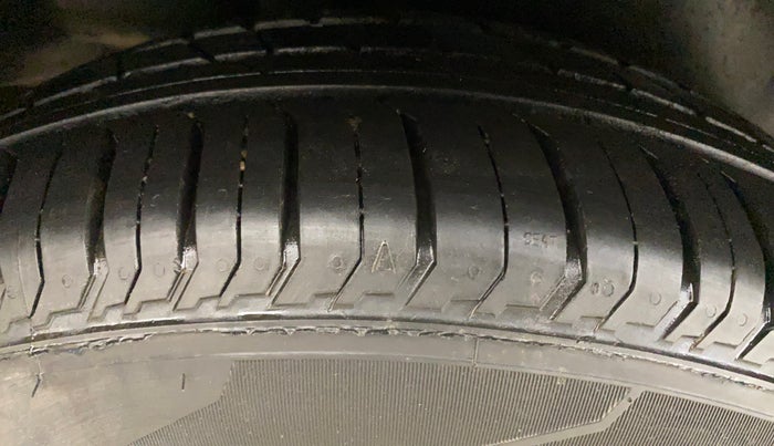 2018 Maruti Ciaz DELTA DIESEL 1.3, Diesel, Manual, 99,844 km, Right Rear Tyre Tread