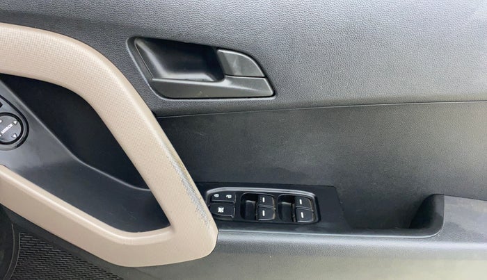 2017 Hyundai Creta E PLUS 1.6 PETROL, Petrol, Manual, 74,816 km, Driver Side Door Panels Control