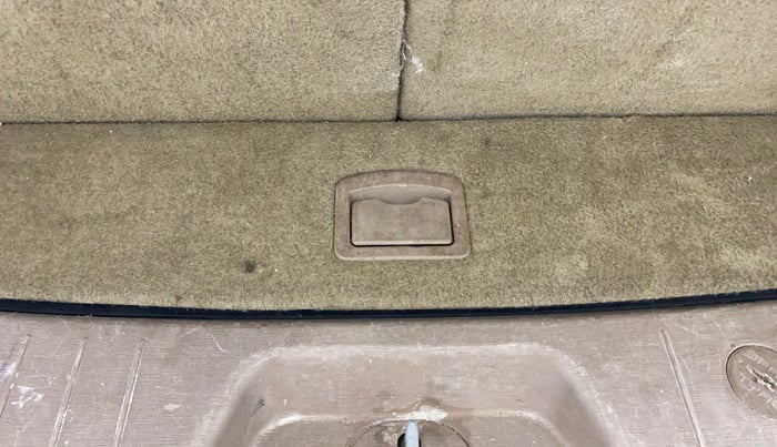 2012 Mahindra XUV500 W8 AWD, Diesel, Manual, 1,23,095 km, Boot Inside