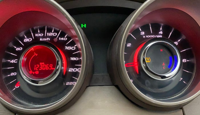 2012 Mahindra XUV500 W8 AWD, Diesel, Manual, 1,23,095 km, Odometer Image