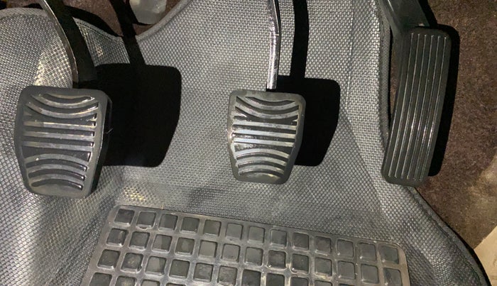 2012 Mahindra XUV500 W8 AWD, Diesel, Manual, 1,23,095 km, Pedals