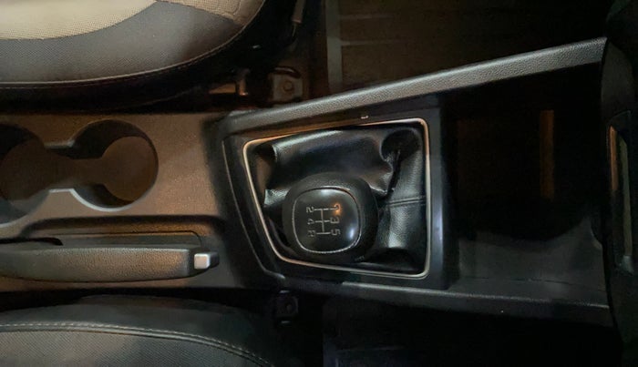 2017 Hyundai Elite i20 ASTA 1.2, Petrol, Manual, 77,893 km, Gear Lever