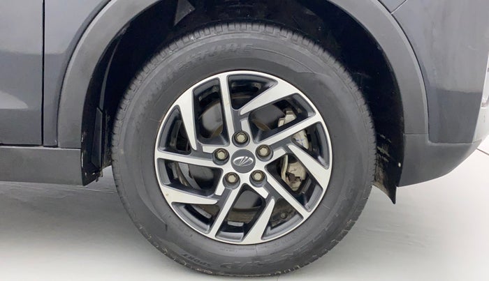 2022 Mahindra XUV300 W8 (O) 1.5 DIESEL, Diesel, Manual, 17,570 km, Right Front Wheel
