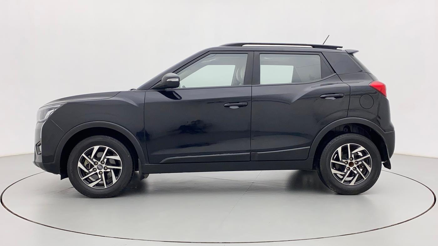 2022 Mahindra XUV300 W8 (O) 1.5 DIESEL, Diesel, Manual, 17,570 km, Left Side