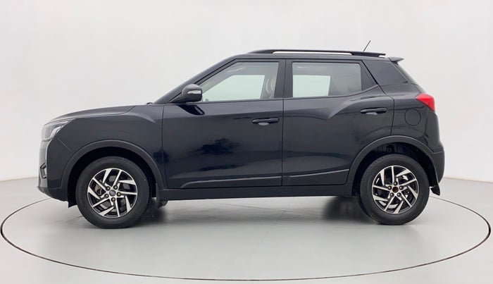 2022 Mahindra XUV300 W8 (O) 1.5 DIESEL, Diesel, Manual, 17,570 km, Left Side