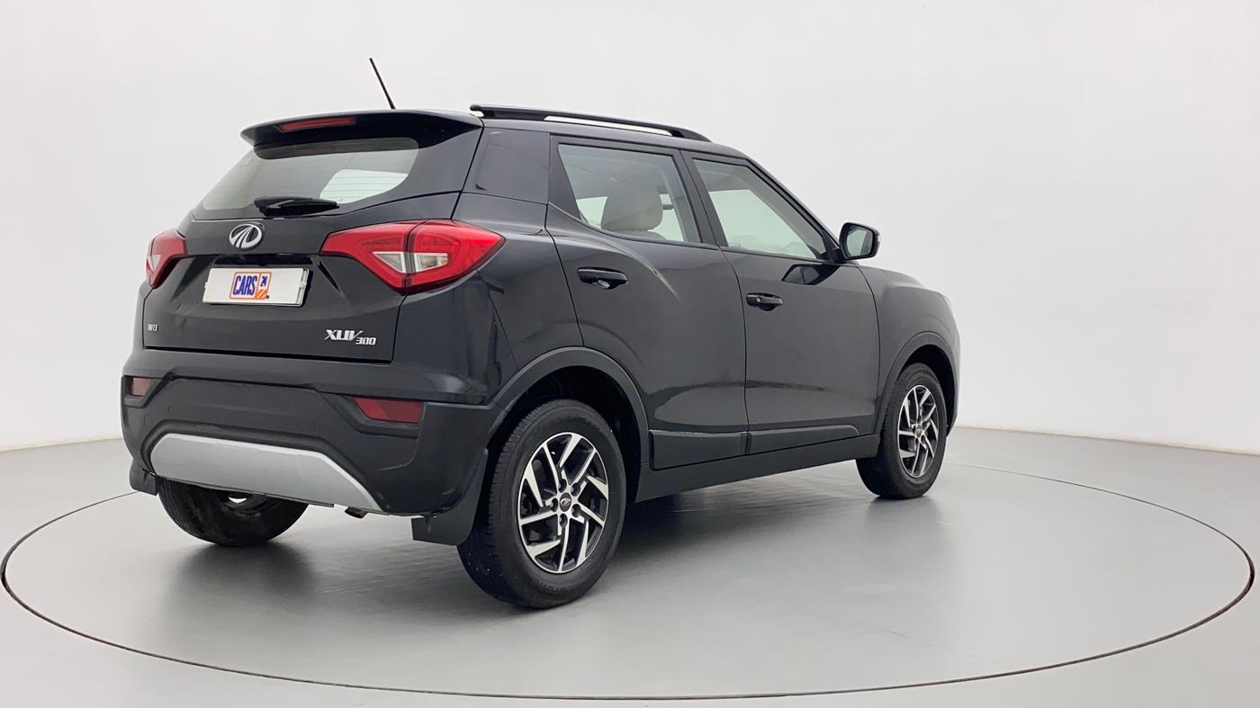 2022 Mahindra XUV300 W8 (O) 1.5 DIESEL, Diesel, Manual, 17,570 km, Right Back Diagonal