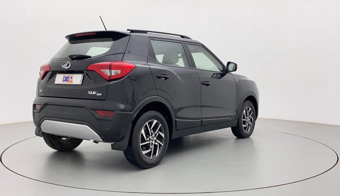 2022 Mahindra XUV300 W8 (O) 1.5 DIESEL, Diesel, Manual, 17,570 km, Right Back Diagonal